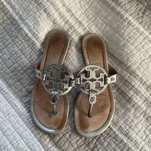 TORY BURCH AS IS SILVER SANDALS SIZE 6